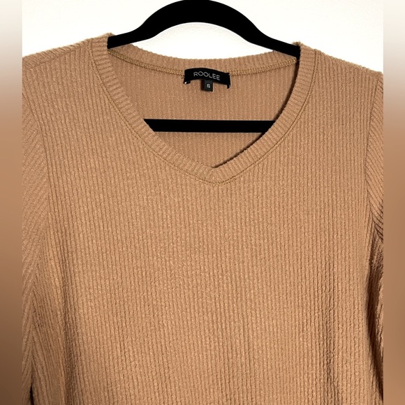 Roolee Ribbed V-Neck Sweater - Women’s Small in Camel - Picture 3 of 6